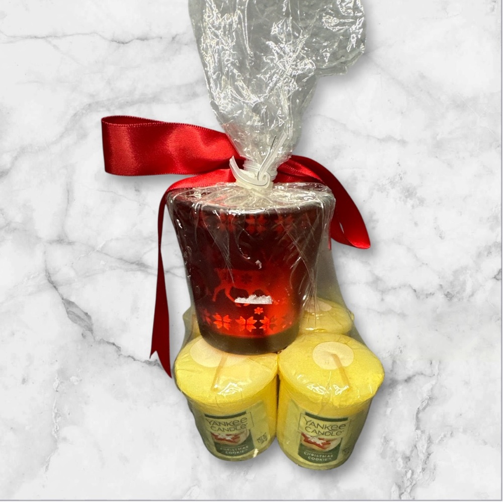 Yankee Candle lot of 4 votives Christmas Cookie with red glass votive holder NWT